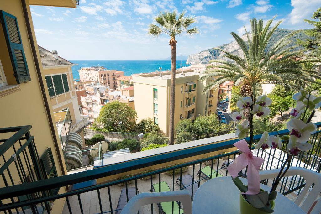 Hotel Deutsche Familien フィナーレ・リーグレ エクステリア 写真